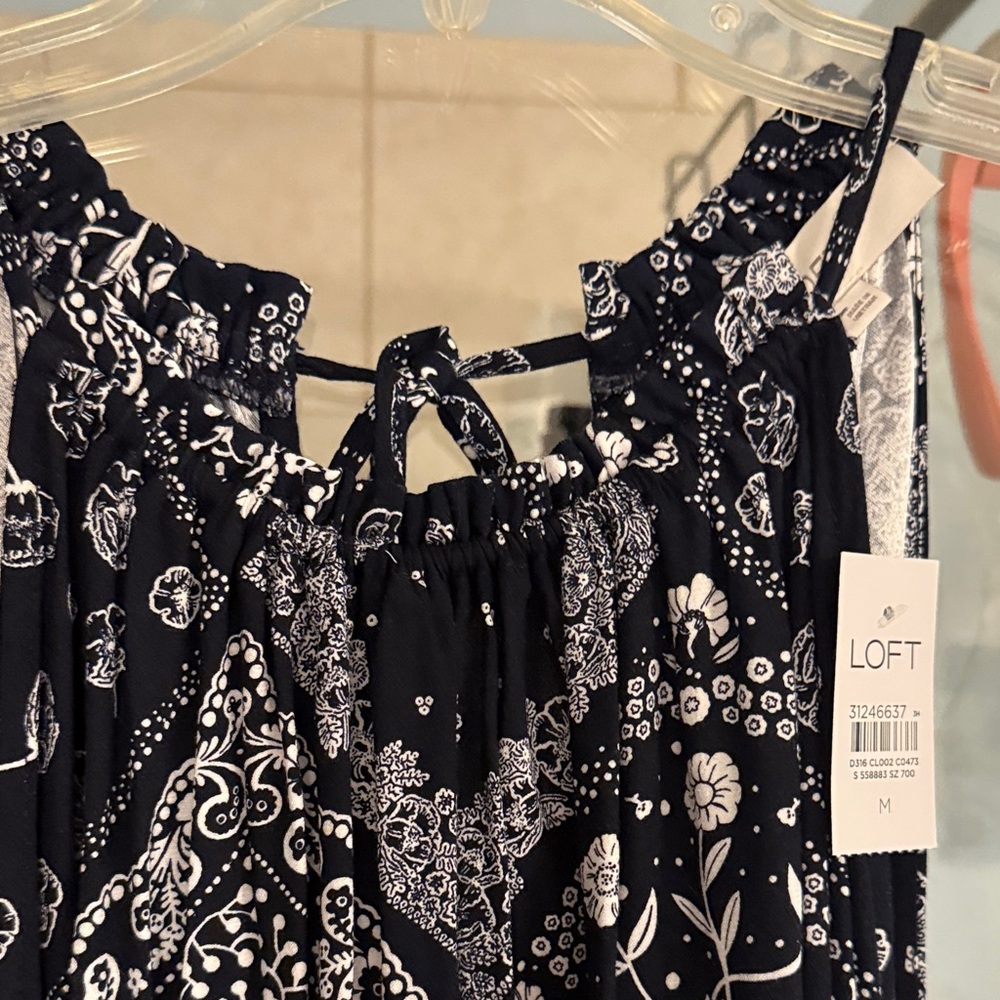 LOFT Navy and White Floral Dress- NWT’s - Picture 3 of 10